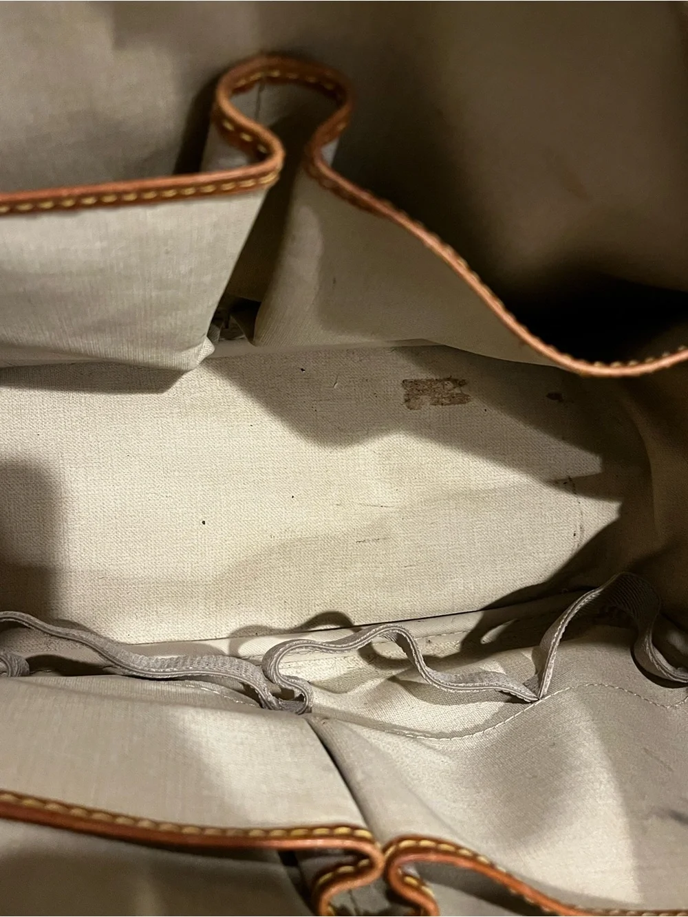 Louis Vuitton Deauville handbag in monogram canvas
